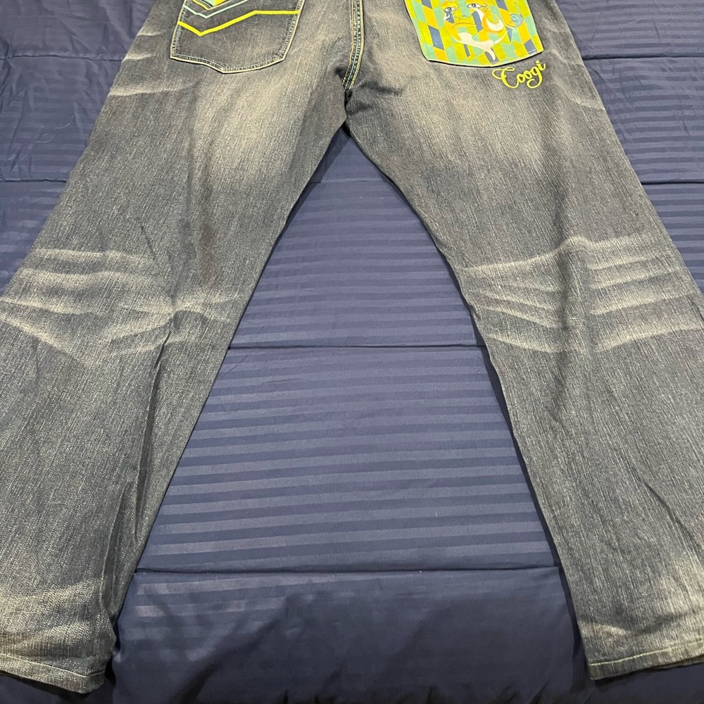 COOGI Relaxed Fit Jeans with Colorful Pocket Design